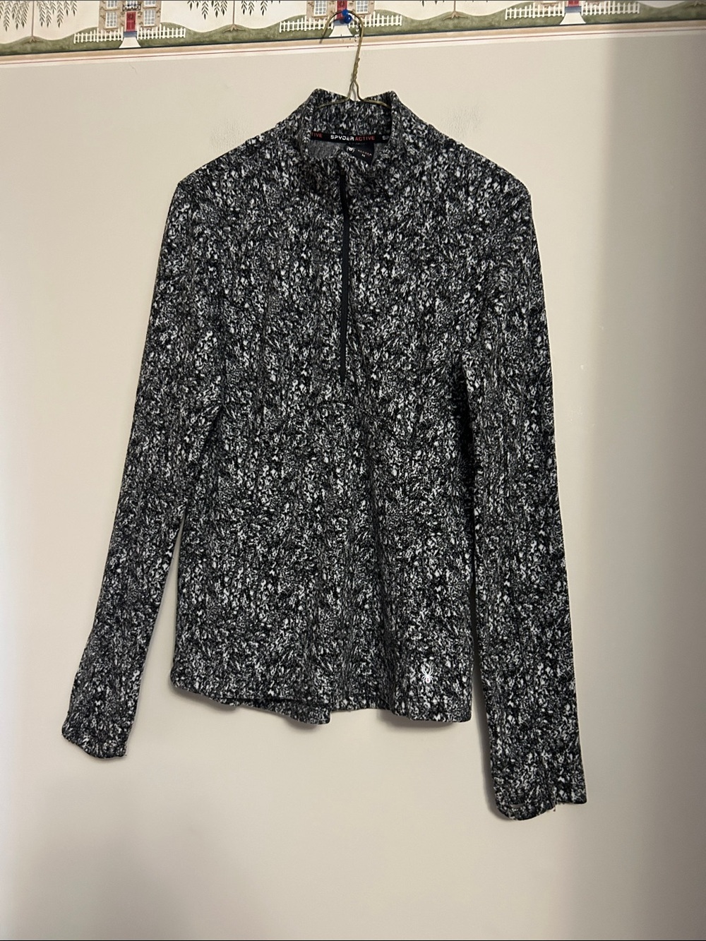 Spyder black & white marbled half-zip polyester/spandex pullover size M